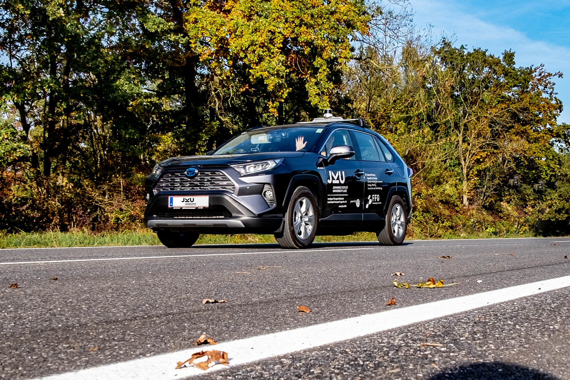 Autonomes Testfahrzeug der JKU auf der Digitrans Tetsstrecke